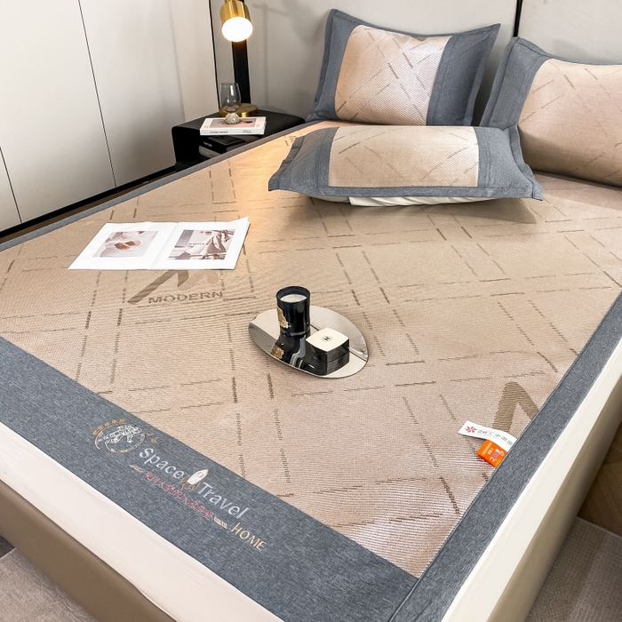 91家纺网 家纺一手货源 找家纺 伊被源 23新款提花冰藤席三件套-宇航员 太空冰帛丝冰藤冰灰咖床席款