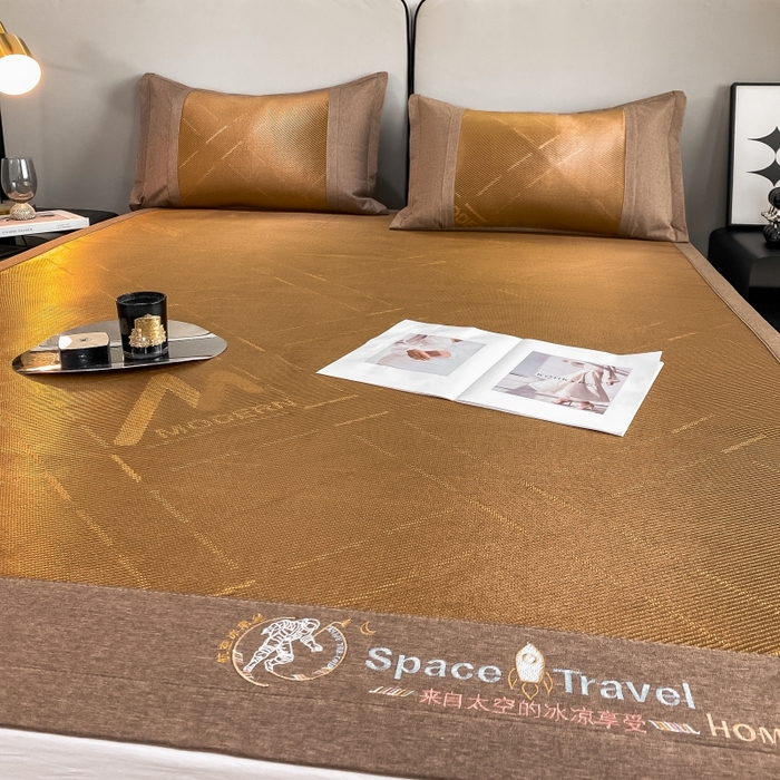 91家纺网 家纺一手货源 找家纺 伊被源 23新款提花冰藤席三件套-宇航员 太空冰帛丝冰藤碳咖床席款
