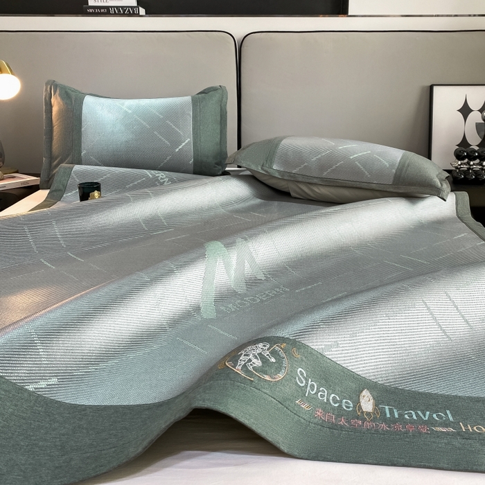 91家纺网 家纺一手货源 找家纺 伊被源 23新款提花冰藤席三件套-宇航员 太空冰帛丝冰藤冰透绿床席款