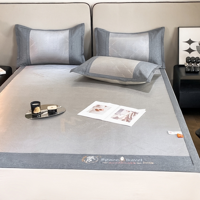 91家纺网 家纺一手货源 找家纺 伊被源 23新款提花冰藤席三件套-宇航员 太空冰帛丝冰藤优雅灰床席款