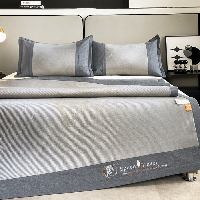 91家纺网 家纺一手货源 找家纺 伊被源 23新款提花冰藤席三件套-宇航员 太空冰帛丝冰藤优雅灰床席款