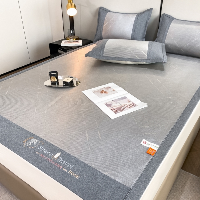 91家纺网 家纺一手货源 找家纺 伊被源 23新款提花冰藤席三件套-宇航员 太空冰帛丝冰藤优雅灰床席款