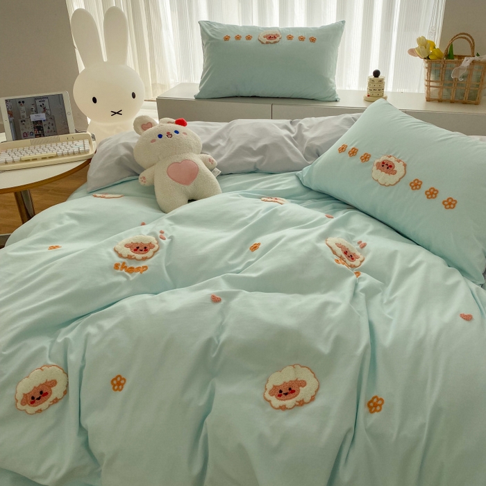 91家纺网 家纺一手货源 找家纺 潮邦 2025全新升级面料【奶小冻】春夏毛巾绣四件套 羊咩咩