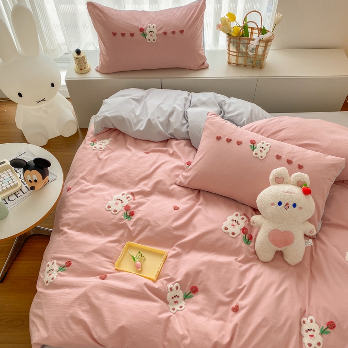 91家纺网 家纺一手货源 找家纺 潮邦 2025全新升级面料【奶小冻】春夏毛巾绣四件套 郁金兔