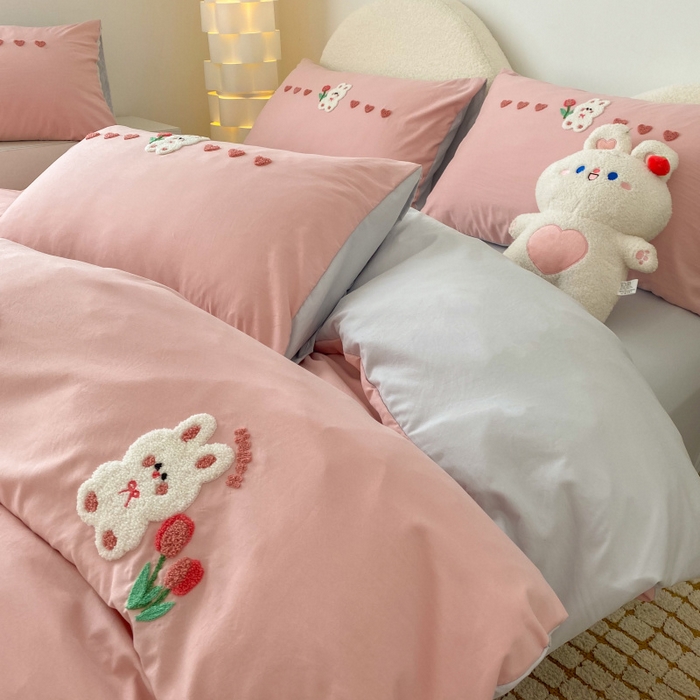 91家纺网 家纺一手货源 找家纺 潮邦 2025全新升级面料【奶小冻】春夏毛巾绣四件套 郁金兔