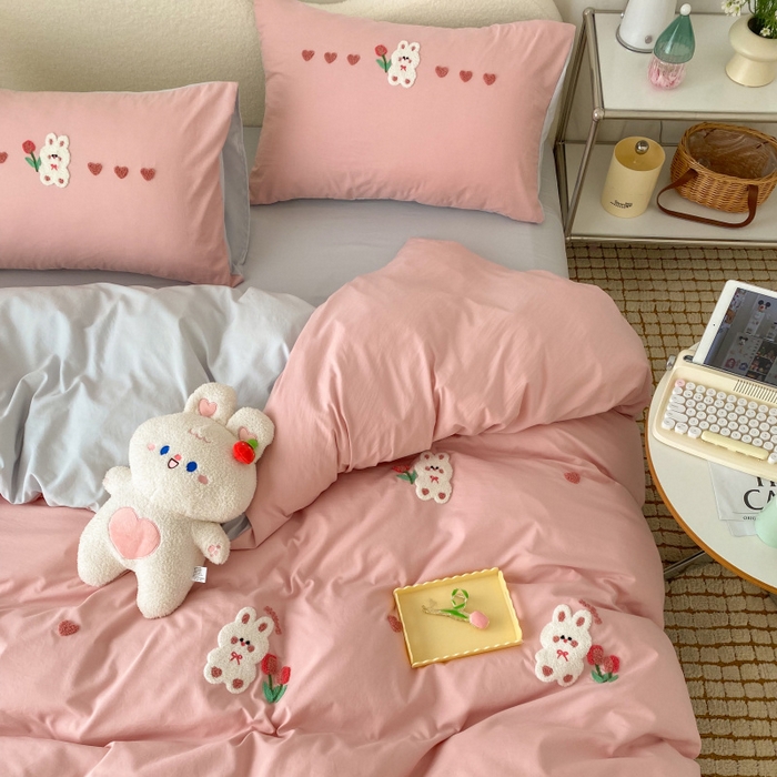 91家纺网 家纺一手货源 找家纺 潮邦 2025全新升级面料【奶小冻】春夏毛巾绣四件套 郁金兔