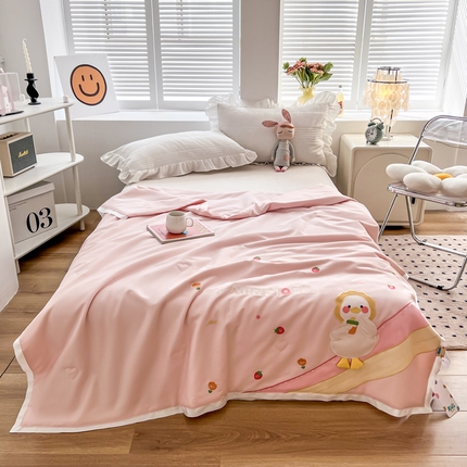 91家纺网 家纺一手货源 找家纺 （总）桂雅居 2023新款80支极柔长绒棉绣花儿童夏被