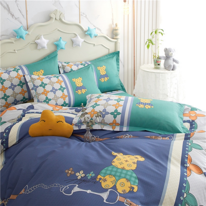 91家纺网 家纺一手货源 找家纺 沐白家居2023大版全棉印花四件套 2绅士熊-绿