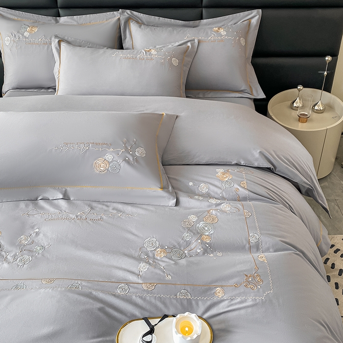 91家纺网 家纺一手货源 找家纺 绒世界2024新款全棉刺绣烟雨系列四件套 一袭烟雨-高级灰