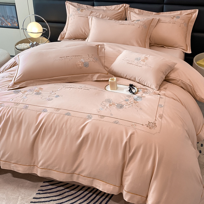 91家纺网 家纺一手货源 找家纺 绒世界2024新款全棉刺绣烟雨系列四件套 一袭烟雨-香蜜粉