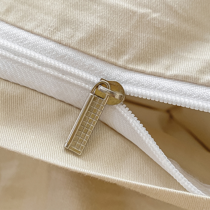 91家纺网 家纺一手货源 找家纺 绒世界2024新款全棉刺绣烟雨系列四件套 一袭烟雨-香槟金