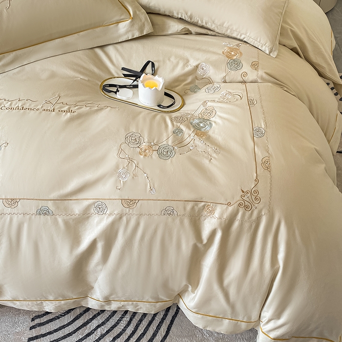 91家纺网 家纺一手货源 找家纺 绒世界2024新款全棉刺绣烟雨系列四件套 一袭烟雨-香槟金