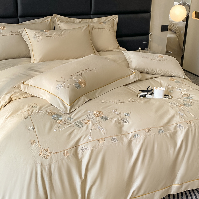 91家纺网 家纺一手货源 找家纺 绒世界2024新款全棉刺绣烟雨系列四件套 一袭烟雨-香槟金