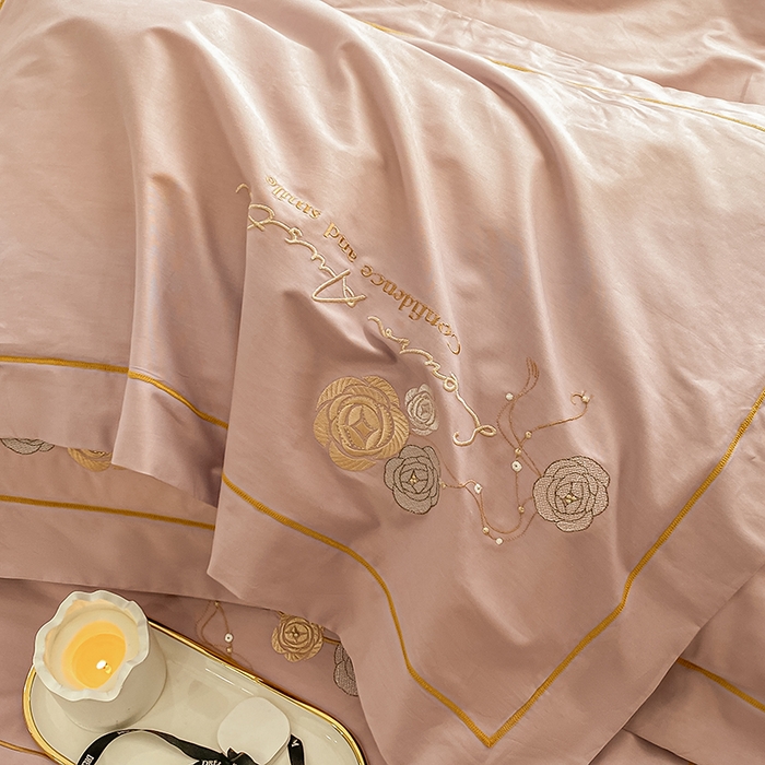 91家纺网 家纺一手货源 找家纺 绒世界2024新款全棉刺绣烟雨系列四件套 一袭烟雨-香蜜粉