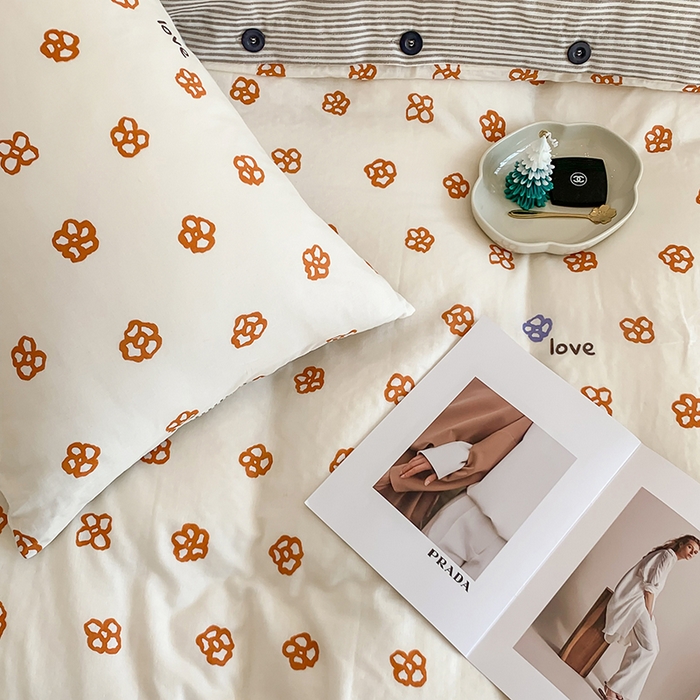 91家纺网 家纺一手货源 找家纺 澳萝拉2023新款40支双层纱纽扣款四件套  休闲时代桔