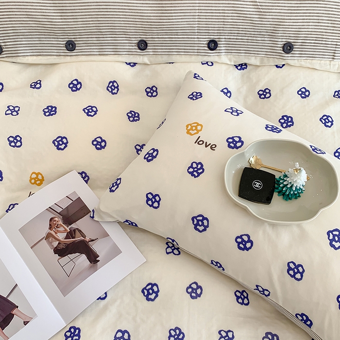 91家纺网 家纺一手货源 找家纺 澳萝拉2023新款40支双层纱纽扣款四件套  休闲时代蓝