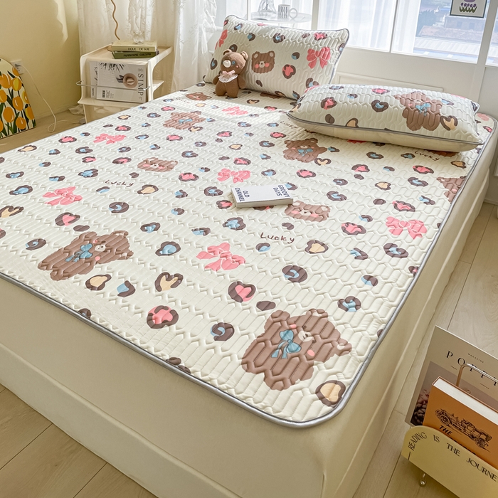 91家纺网 家纺一手货源 找家纺 金爱家 2023新款小清新凉感丝乳胶凉席三件套 豹纹熊