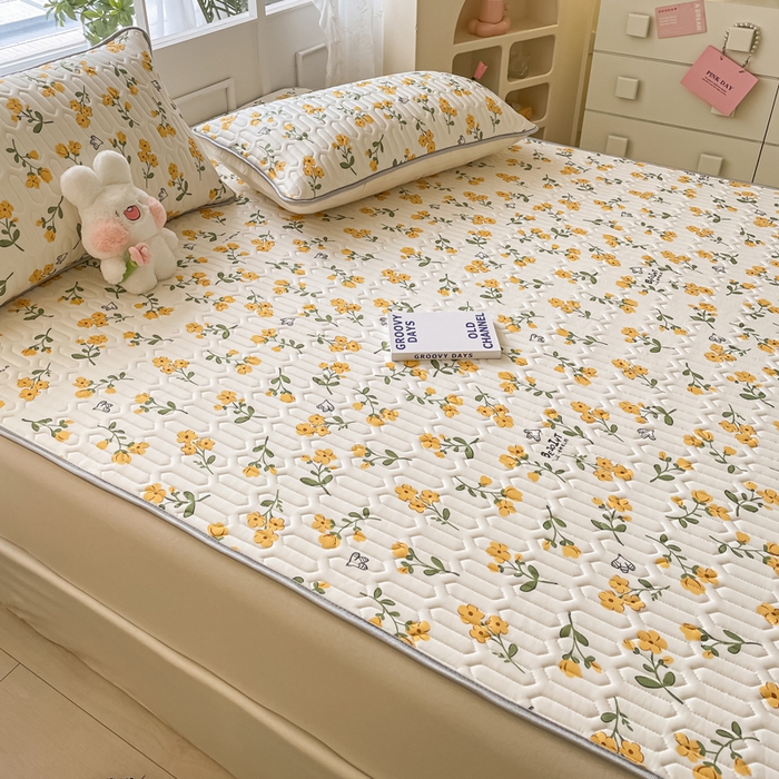 91家纺网 家纺一手货源 找家纺 金爱家 2023新款小清新凉感丝乳胶凉席三件套 花季