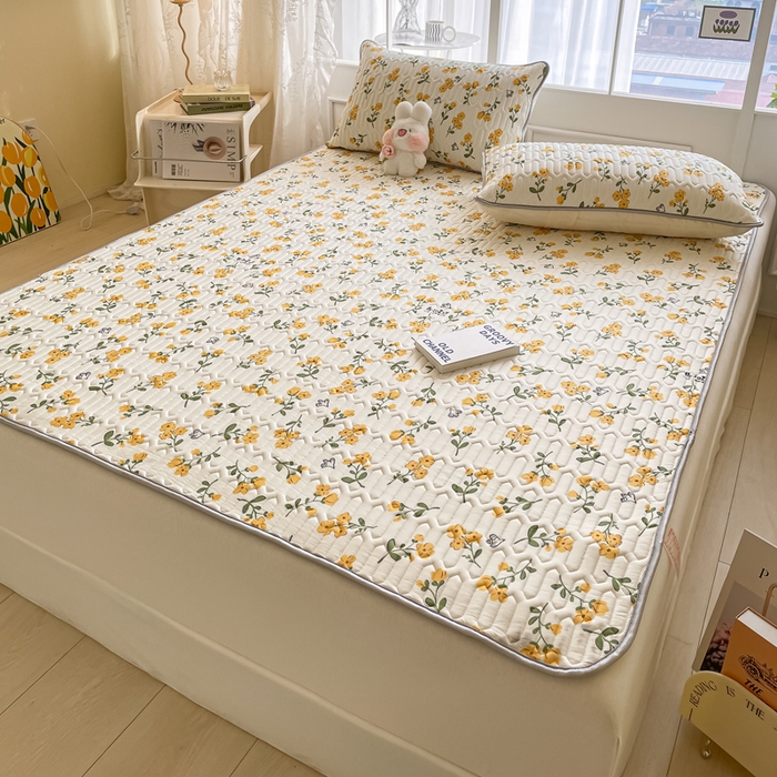 91家纺网 家纺一手货源 找家纺 金爱家 2023新款小清新凉感丝乳胶凉席三件套 花季