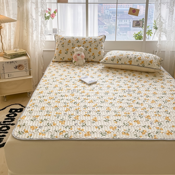 91家纺网 家纺一手货源 找家纺 金爱家 2023新款小清新凉感丝乳胶凉席三件套 花季