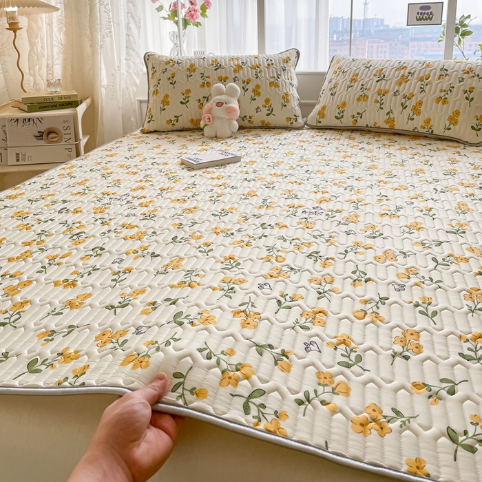 91家纺网 家纺一手货源 找家纺 金爱家 2023新款小清新凉感丝乳胶凉席三件套 花季