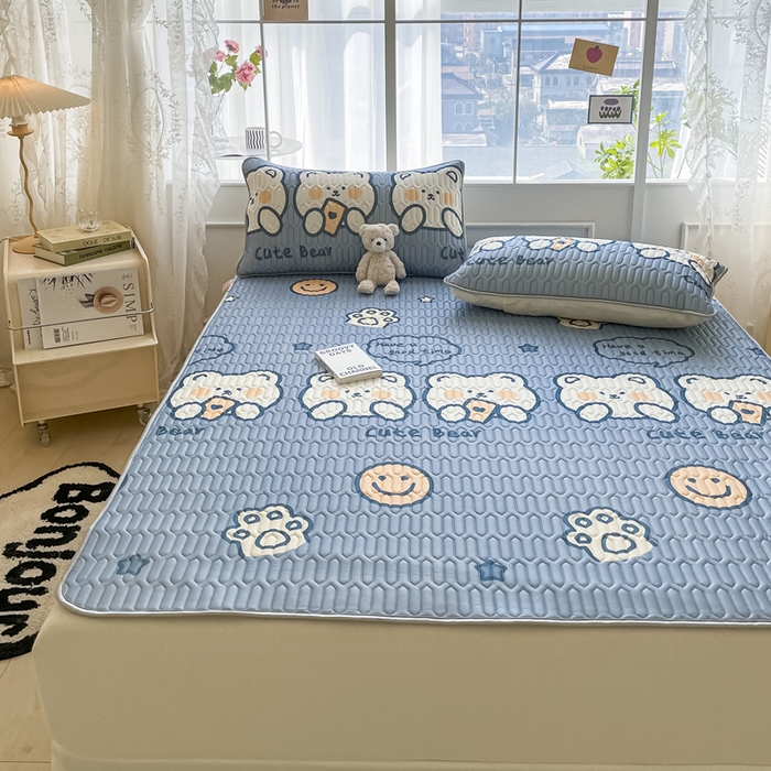 91家纺网 家纺一手货源 找家纺 金爱家 2023新款小清新凉感丝乳胶凉席三件套 笑脸熊