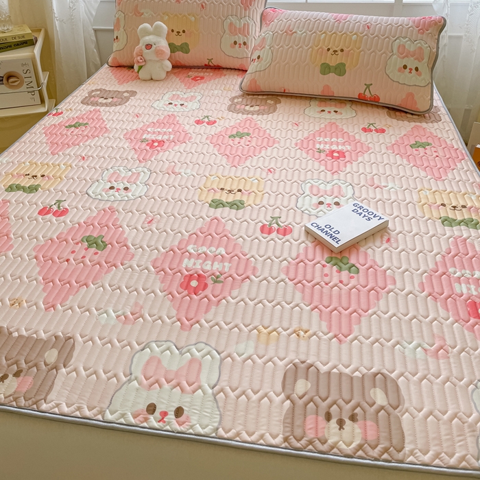 91家纺网 家纺一手货源 找家纺 金爱家 2023新款小清新凉感丝乳胶凉席三件套 熊熊兔