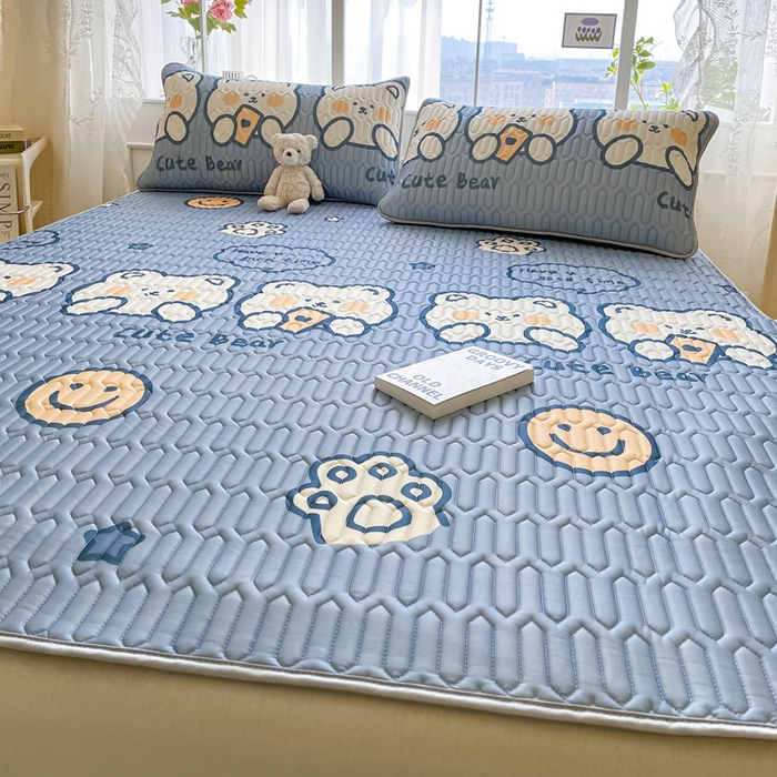 91家纺网 家纺一手货源 找家纺 金爱家 2023新款小清新凉感丝乳胶凉席三件套 笑脸熊