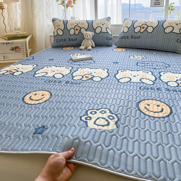 91家纺网 家纺一手货源 找家纺 金爱家 2023新款小清新凉感丝乳胶凉席三件套 笑脸熊