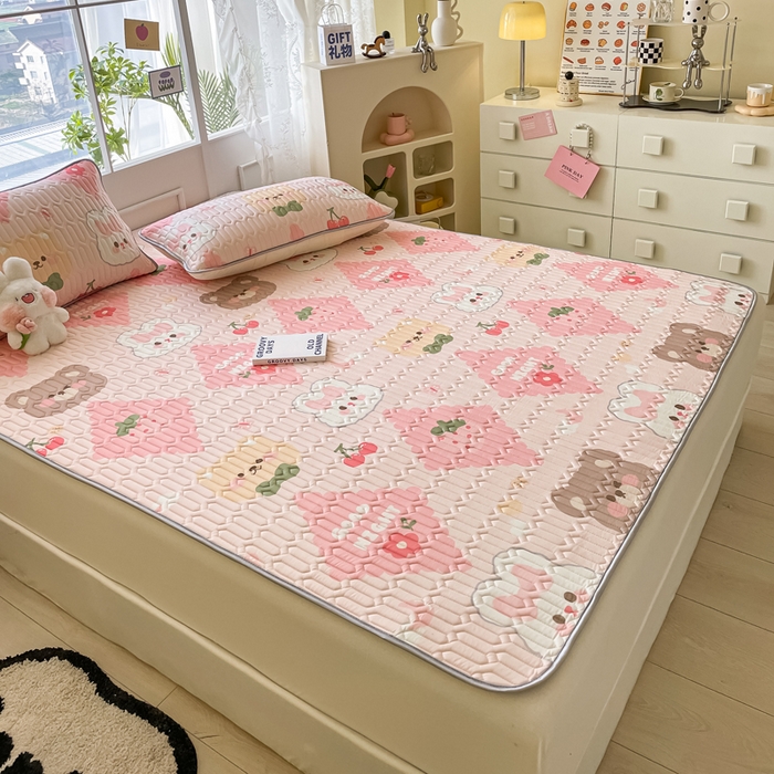 91家纺网 家纺一手货源 找家纺 金爱家 2023新款小清新凉感丝乳胶凉席三件套 熊熊兔