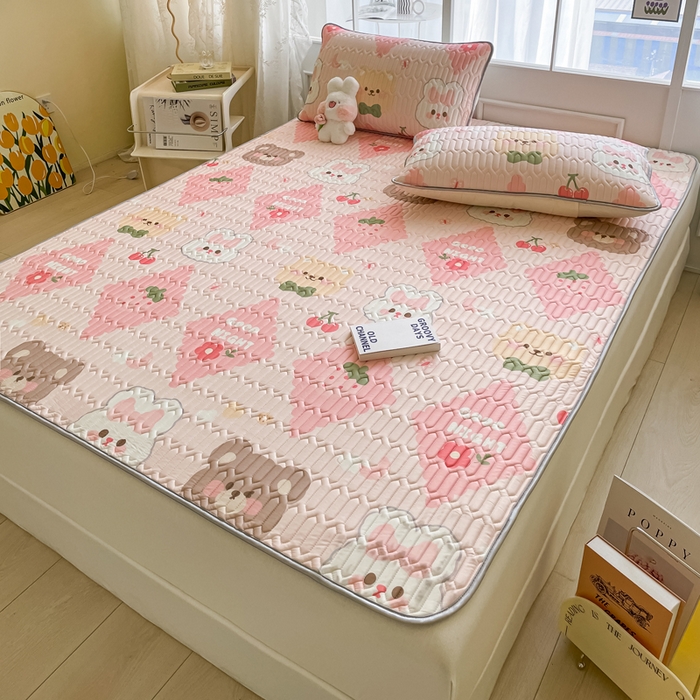 91家纺网 家纺一手货源 找家纺 金爱家 2023新款小清新凉感丝乳胶凉席三件套 熊熊兔