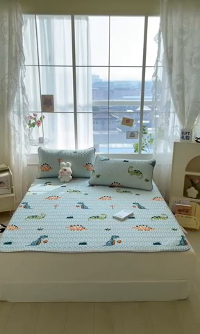 91家纺网 家纺一手货源 找家纺 金爱家 2023新款小清新凉感丝乳胶凉席三件套 小恐龙