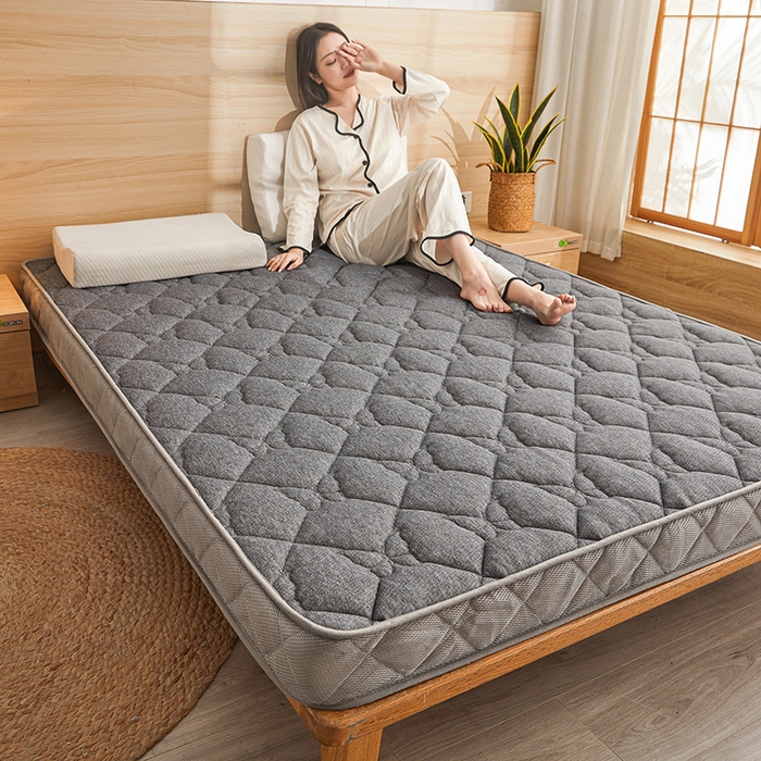 91家纺网 家纺一手货源 找家纺 欣罗兰 2023新款针织棉立体纯色床垫系列-大床款 蝶恋-灰