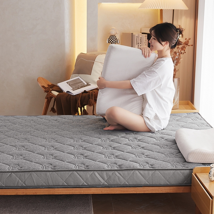 91家纺网 家纺一手货源 找家纺 欣罗兰 2023新款针织棉立体纯色床垫系列-大床款 皇冠-灰