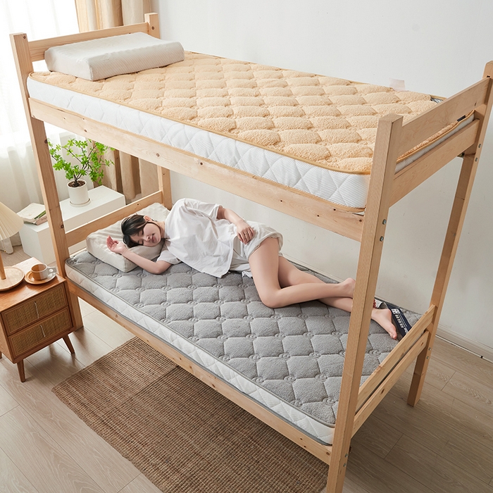 91家纺网 家纺一手货源 找家纺 欣罗兰 2023新款针织棉立体纯色床垫系列-小床款 羊羔绒-灰色