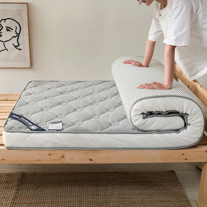 91家纺网 家纺一手货源 找家纺 欣罗兰 2023新款针织棉立体纯色床垫系列-小床款 羊羔绒-灰色