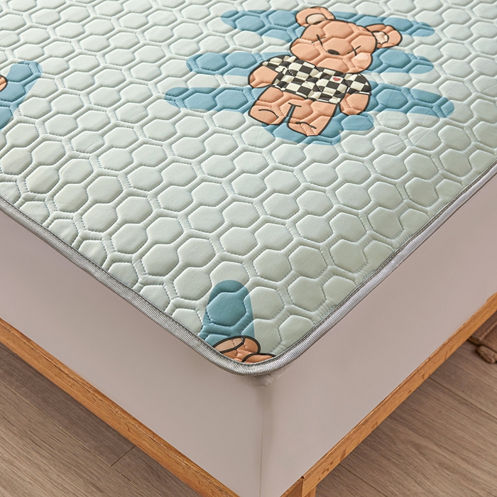 91家纺网 家纺一手货源 找家纺 小萌虎 2023新款冰丝胶质凉席-床席款 方格熊蓝