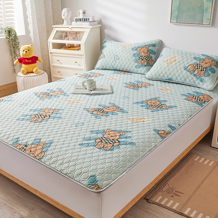 91家纺网 家纺一手货源 找家纺 小萌虎 2023新款冰丝胶质凉席-床席款 方格熊蓝