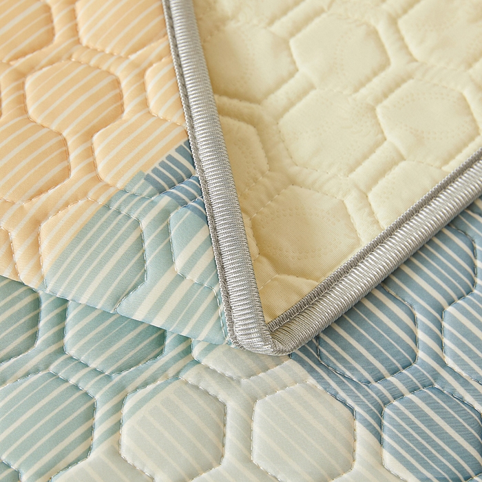 91家纺网 家纺一手货源 找家纺 小萌虎 2023新款冰丝胶质凉席-床席款 幸运条纹