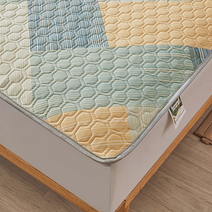 91家纺网 家纺一手货源 找家纺 小萌虎 2023新款冰丝胶质凉席-床席款 幸运条纹