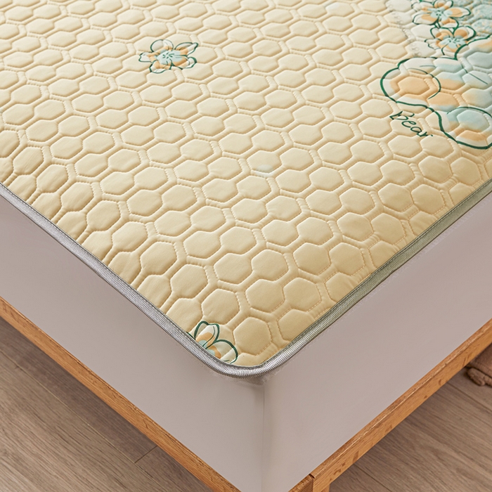 91家纺网 家纺一手货源 找家纺 小萌虎 2023新款冰丝胶质凉席-床席款 小熊