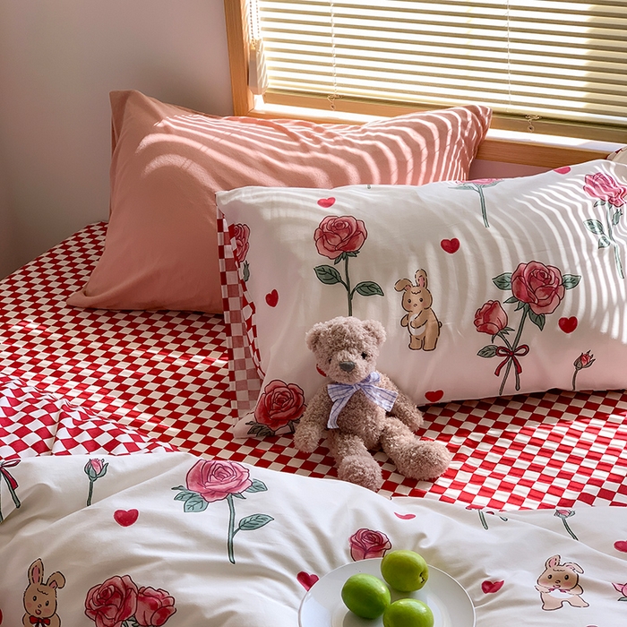 91家纺网 家纺一手货源 找家纺 六巷胡同 2023新款ins卡通系列第二波 红玫瑰小兔