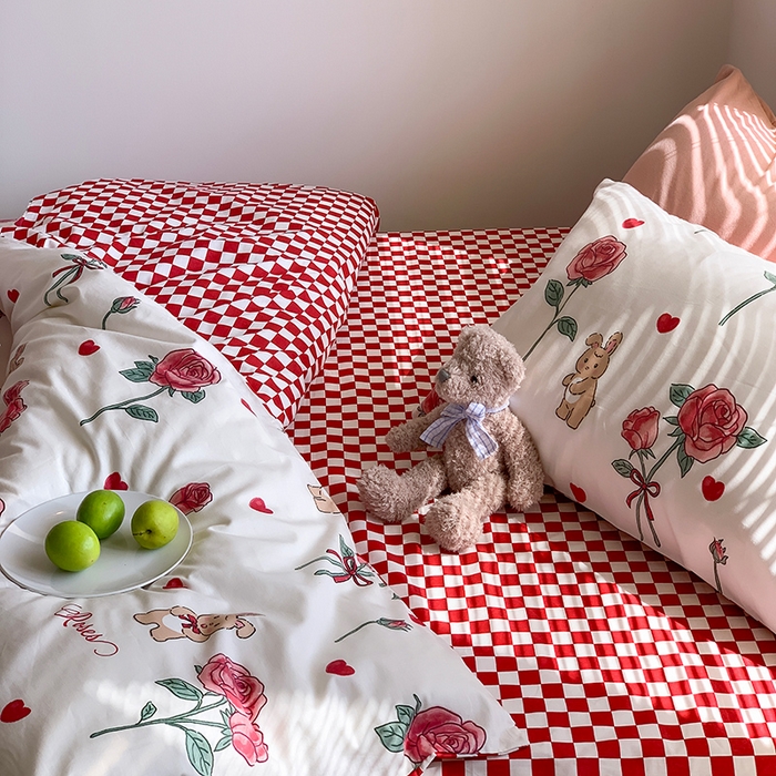 91家纺网 家纺一手货源 找家纺 六巷胡同 2023新款ins卡通系列第二波 红玫瑰小兔