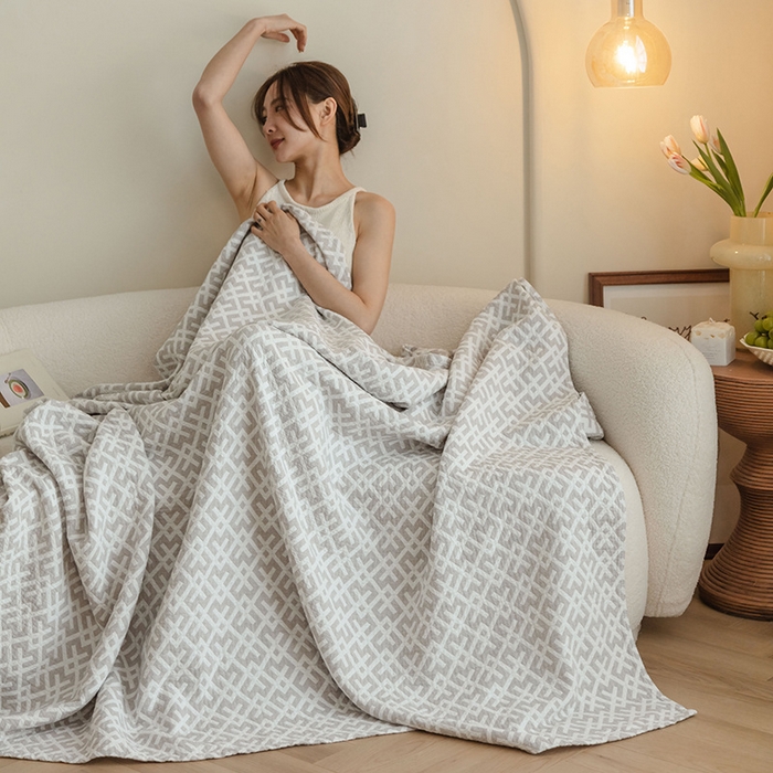 91家纺网 家纺一手货源 找家纺 雯雨 2023新款塞尚风格全棉纱布毛巾被 格林-灰