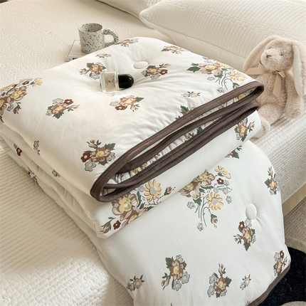 91家纺网 家纺一手货源 找家纺 HL原创 2023新款A类牛奶针织夏凉被 咖色花