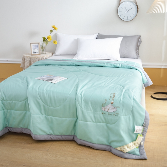 91家纺网 家纺一手货源 找家纺 被多多 2024新款蚕丝蛋白夏被 薄荷绿