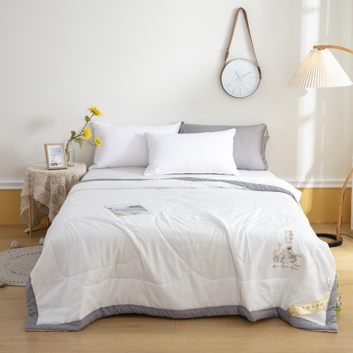 91家纺网 家纺一手货源 找家纺 被多多 2024新款蚕丝蛋白夏被 优雅白