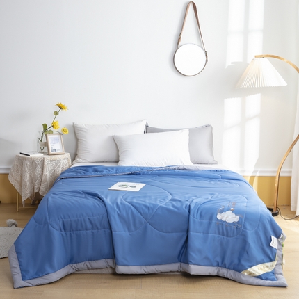 91家纺网 家纺一手货源 找家纺 被多多 2024新款蚕丝蛋白夏被 静谧蓝