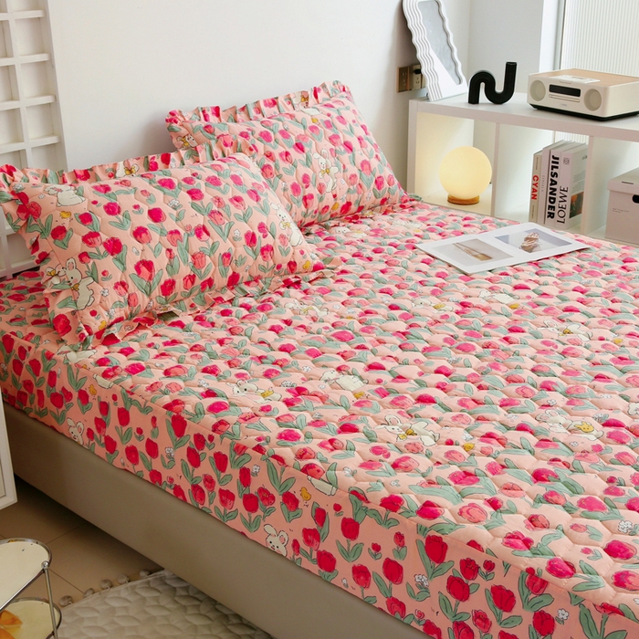 91家纺网 家纺一手货源 找家纺 情煊 2023新款全棉夹棉纯色印花床笠款(可定制尺寸) 床笠-花间白兔