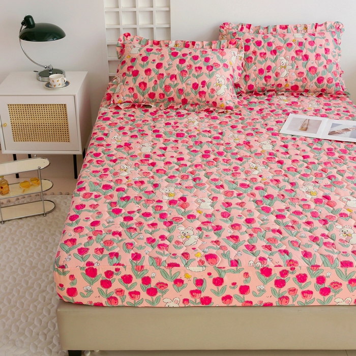 91家纺网 家纺一手货源 找家纺 情煊 2023新款全棉夹棉纯色印花床笠款(可定制尺寸) 床笠-花间白兔